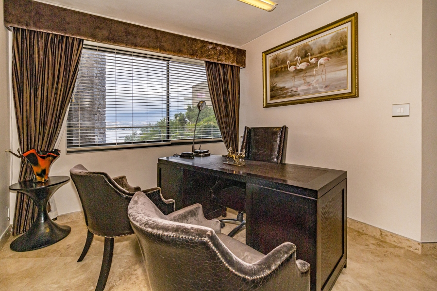 To Let 4 Bedroom Property for Rent in Mountainside Western Cape